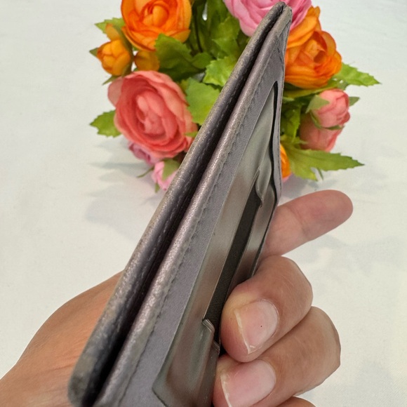 Authentic Gucci card case - Picture 10 of 11